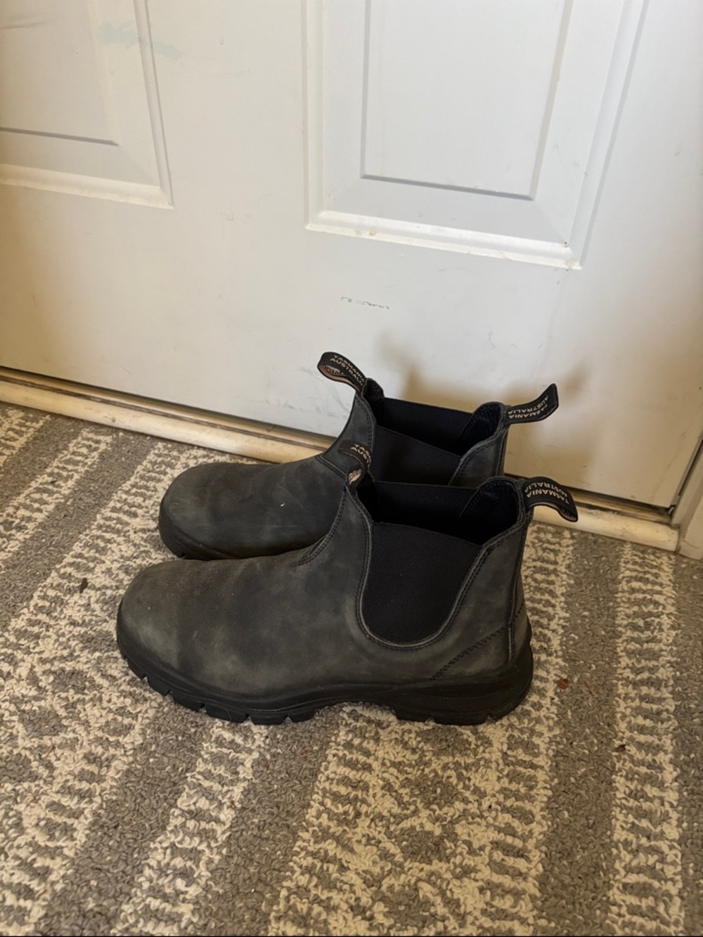 Blundstone 2238 Lug Sole Rustic Black Chelsea Boots